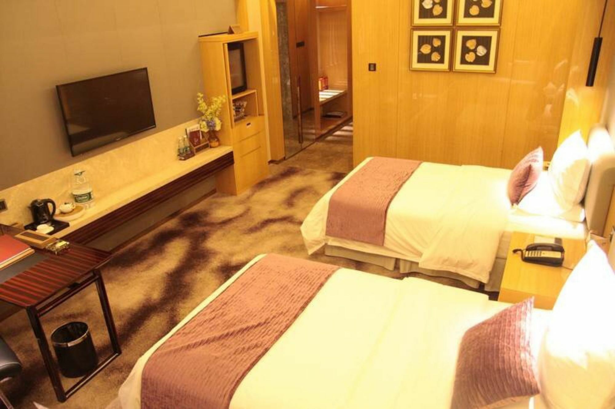 Swan Lake Recreation Hotel Foshan Esterno foto